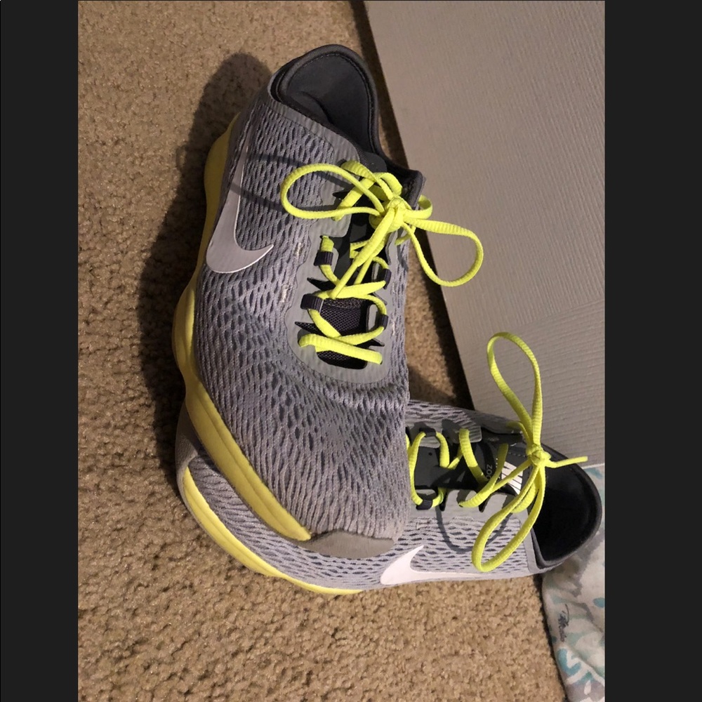 Women’s shoes
